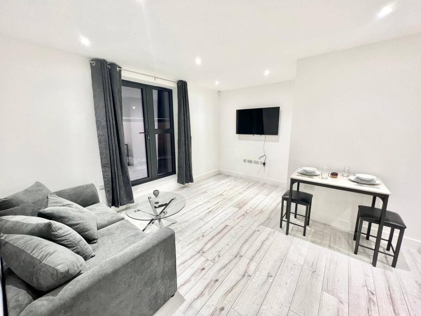 Apart-hotel Queens Luxury Wembley Stadium - *